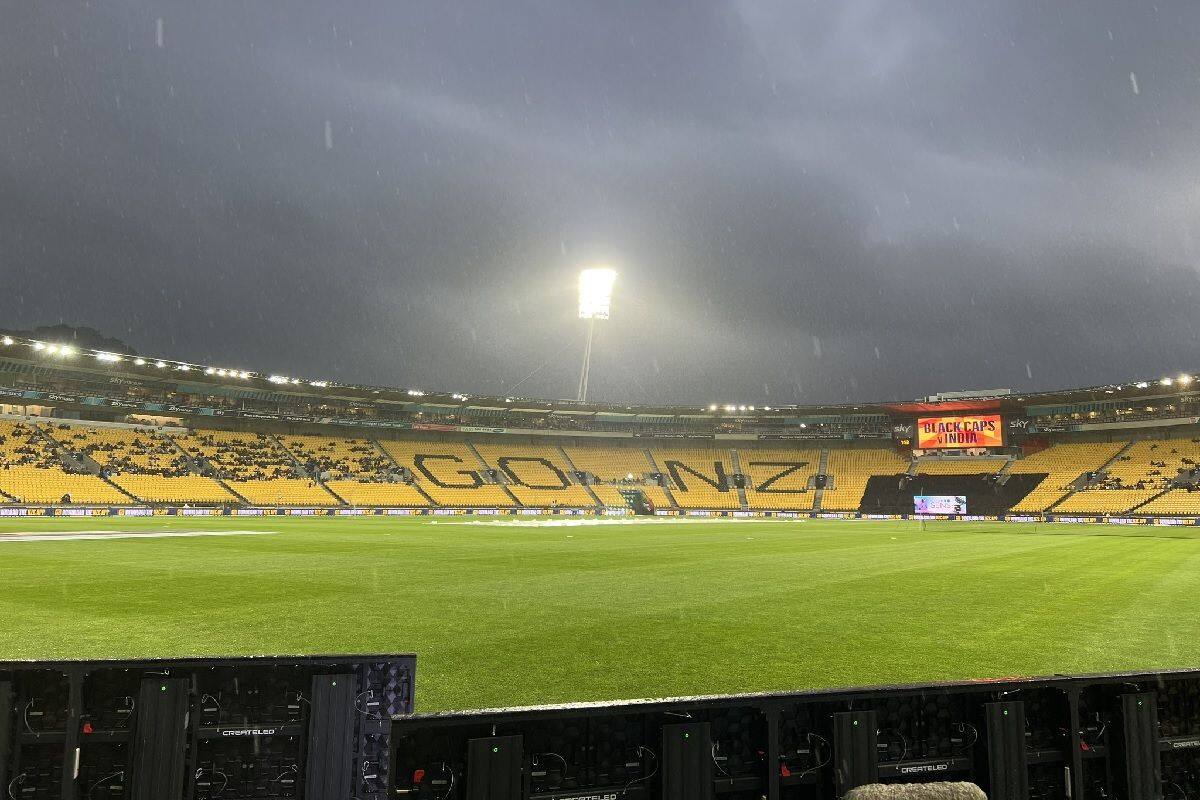 India vs Newzealand: बारिश की वजह से टॉस में टेरी, जानिए मैच का क्या है लेटेस्ट अपडेट ?